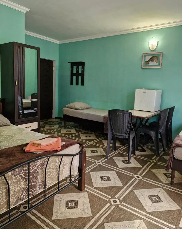 Семейная комната с отдельным выходом во двор