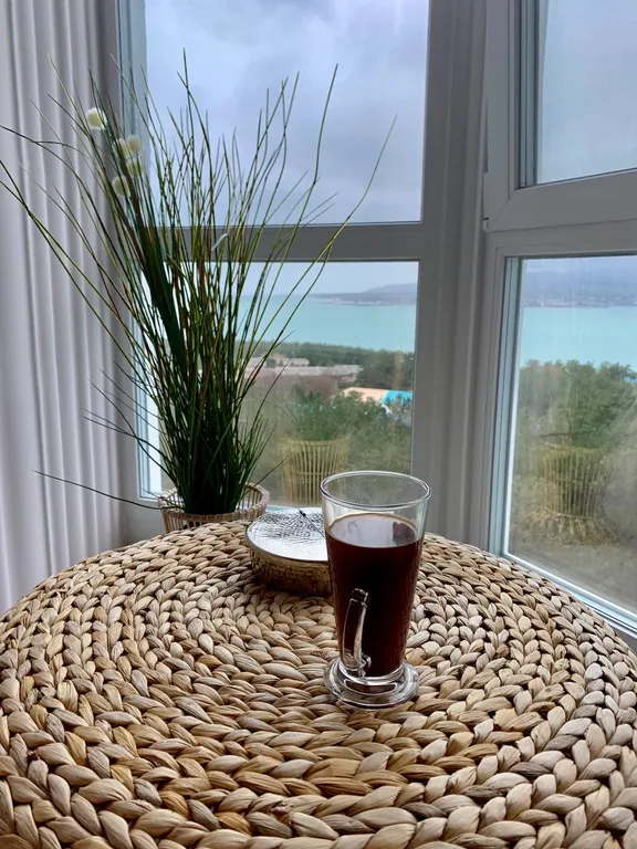 Просторная квартира с панорамным видом на море