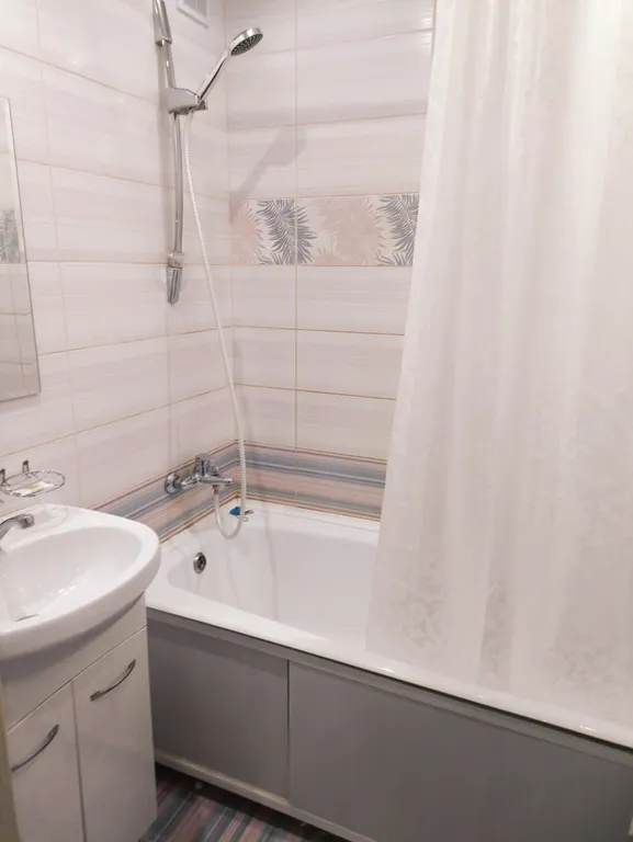 Двухкомнатная квартира с красивым видом на город