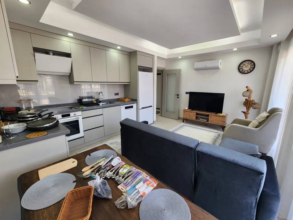 Новая 3-х комнатная квартира недалеко от пляжа в комплексе с бассейном — аренда посуточно в Анталья