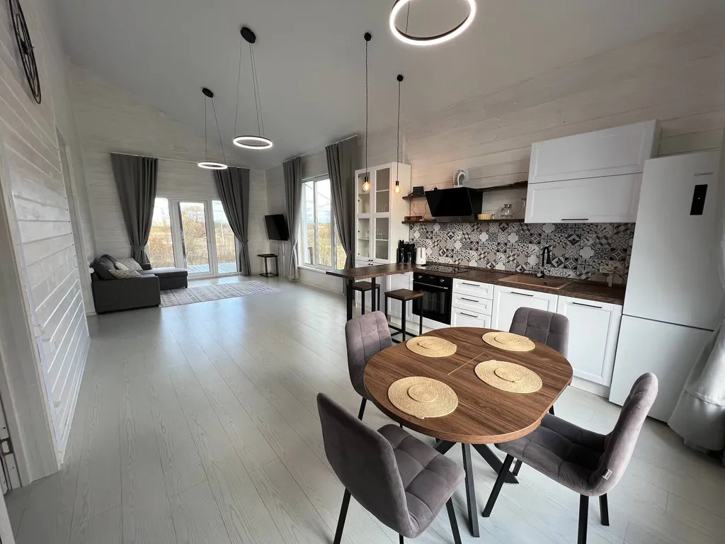 Современный дом для загородного отдыха