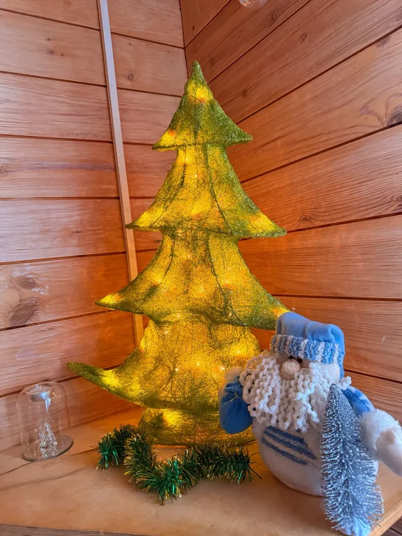 Уютный дом у березок