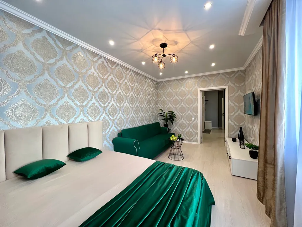 Новая однокомнатная квартира в изумрудном цвете