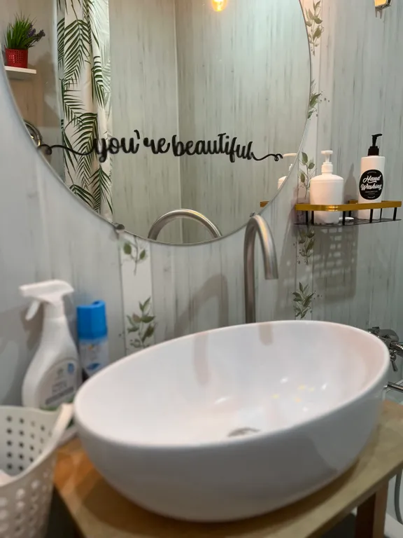 Уютная гавань у стен аквариума