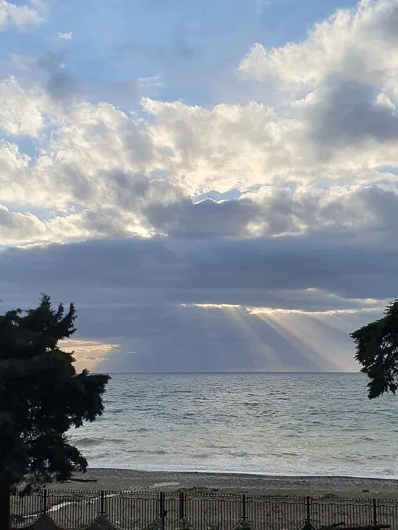 Апартаменты с видом и выходом на море