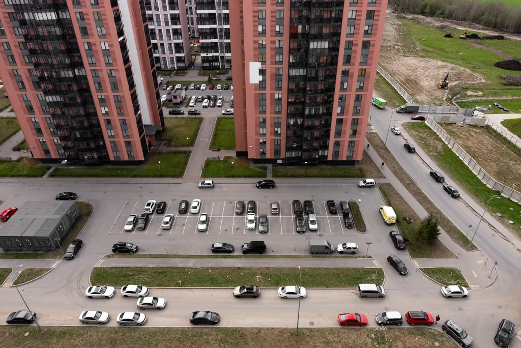 Студия с видом на город