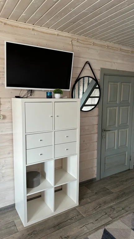 Благоустроенный дом на индивидуальной территории с видом на Байкал