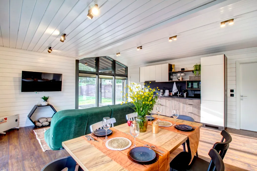 Уютный дoм с видом нa лес