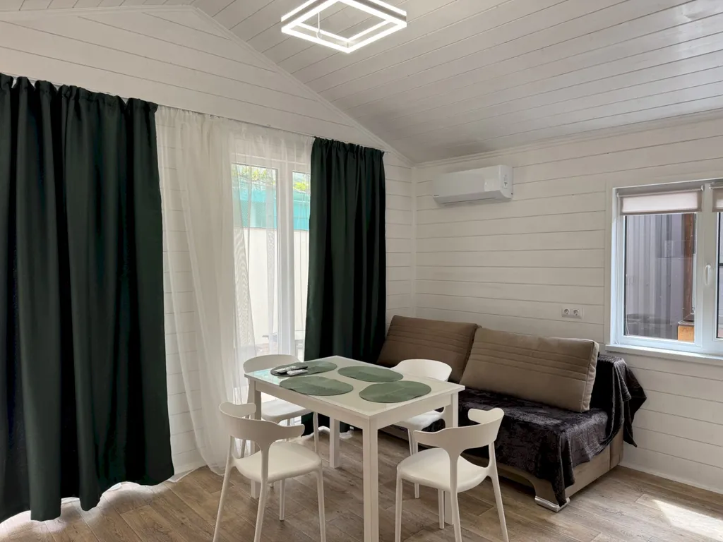 Коттедж Дом для отдыха семьёй с террасой - 7 минут до моря — Геленджик