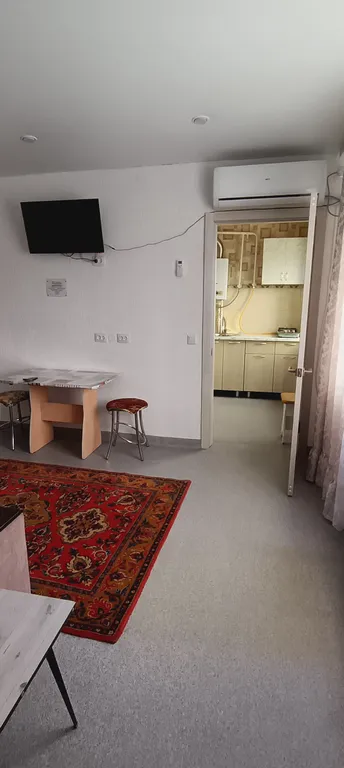 2-комнатная квартира с кондиционером без балкона в центре