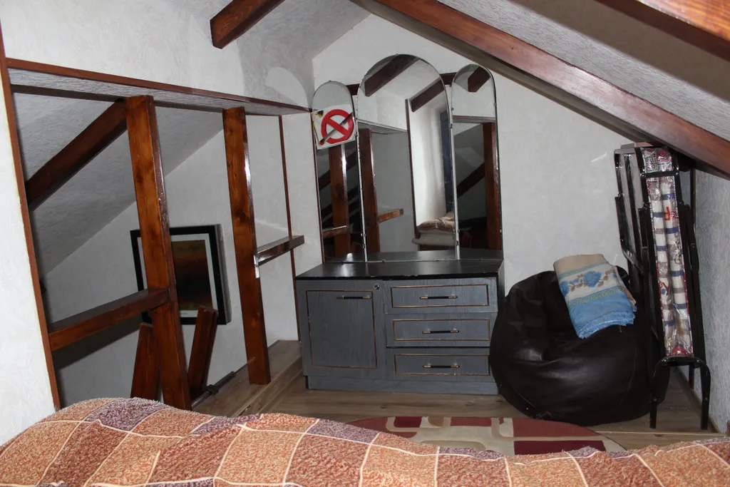 Лофт с бильярдным столом