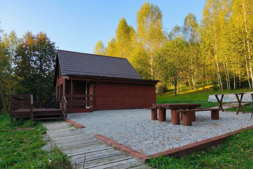 Уютные домики на берегу реки Косьва