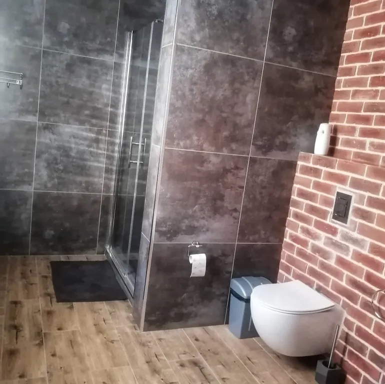 Уютный двухэтажный коттедж вблизи леса