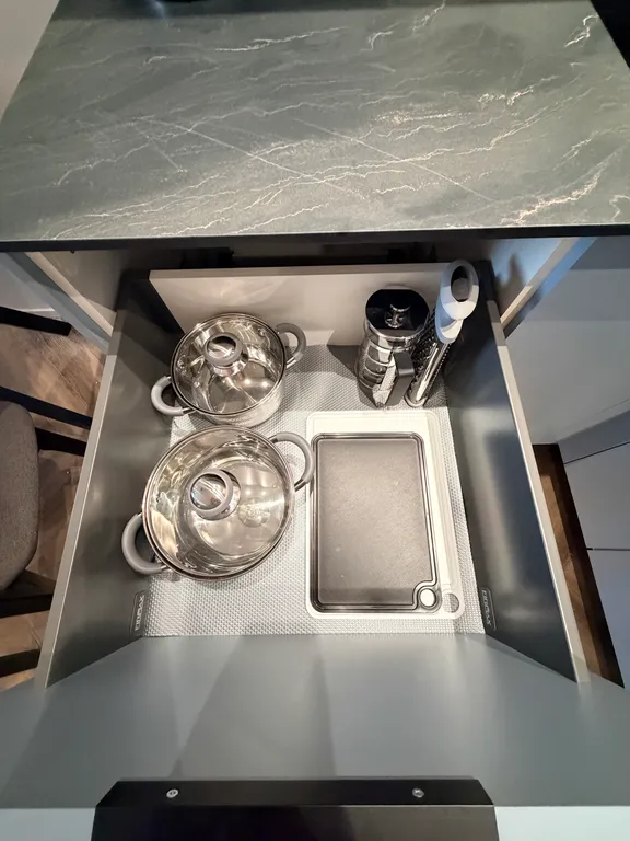 Современная студия в новом доме