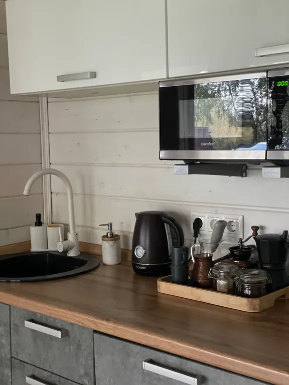 Вилла с банным чаном на берегу водоёма