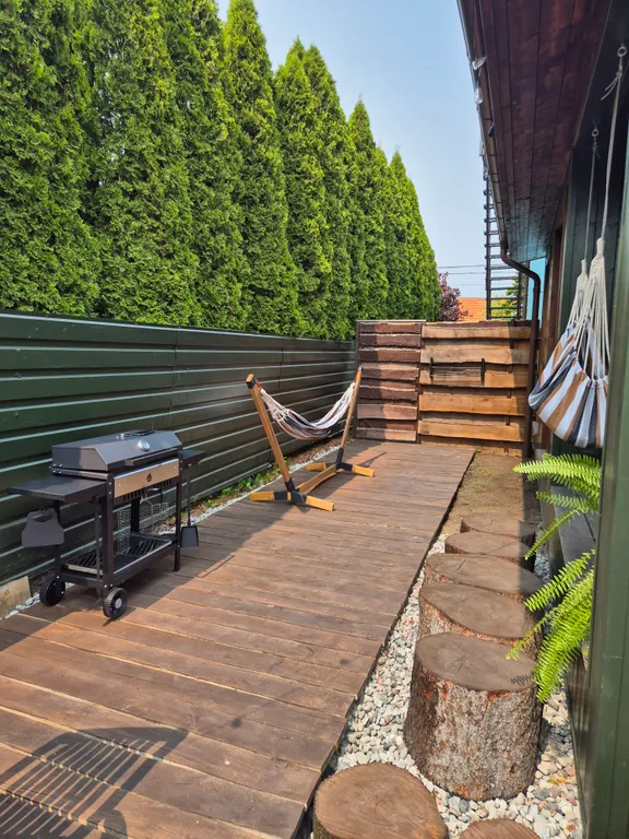 Сказочный уютный домик у моря