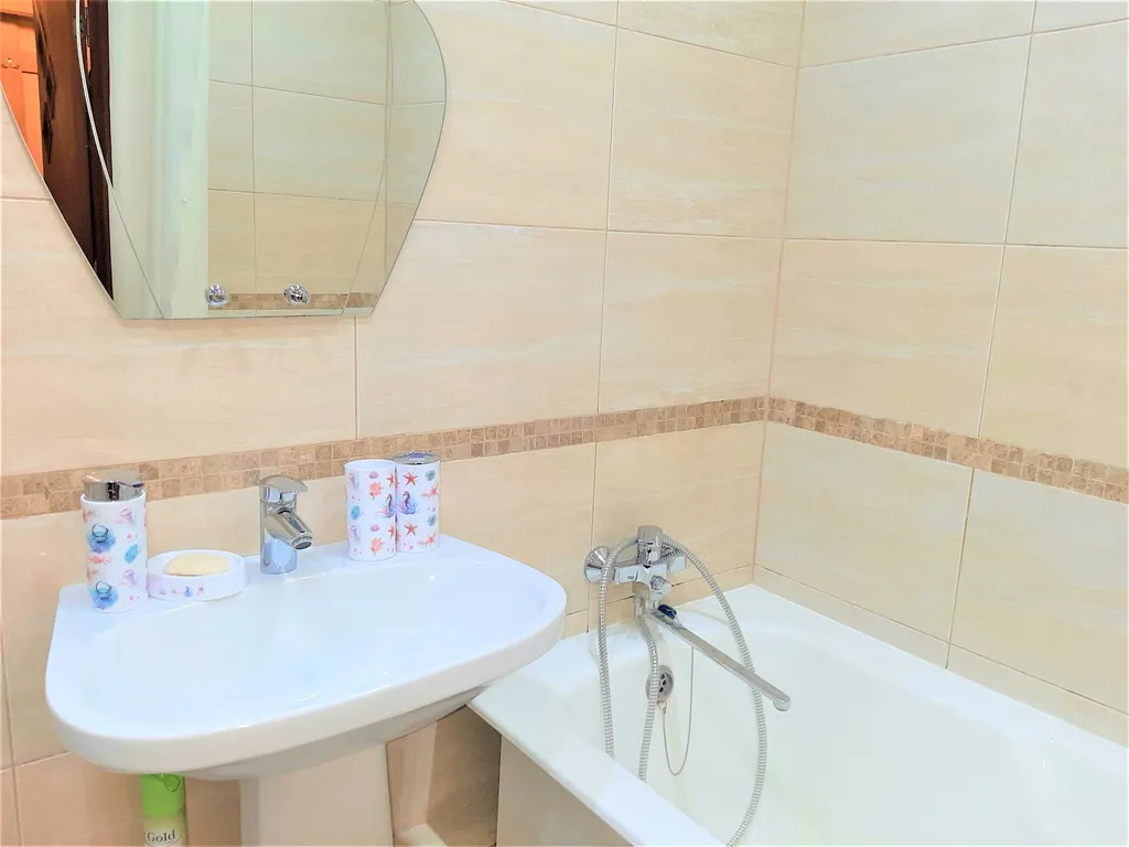 10 минут до центра, просторная квартира с индивидуальным отоплением