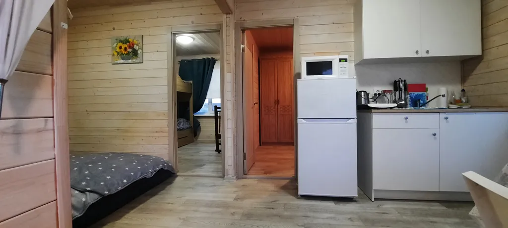 Коттедж с собственной территорией, большой беседкой и мангальной зоной