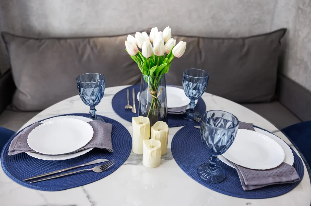 Уютная кино-студия с проектором