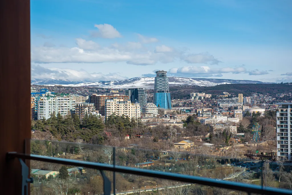 Просторная и светлая квартира у парка Мзиури