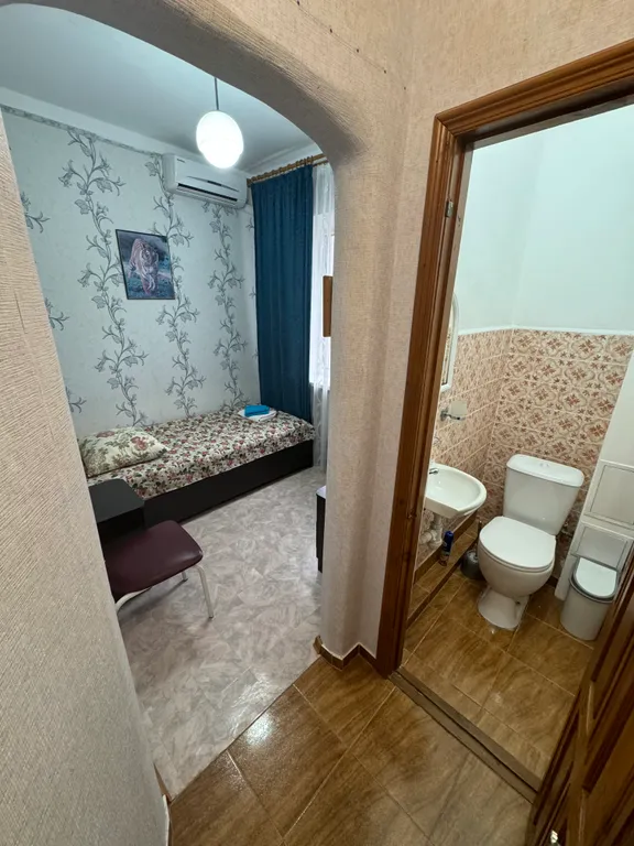 Квартира Квартира Семейный номер 2-х комнатный 3-х местный с террасой на с видом на горы — Геленджик