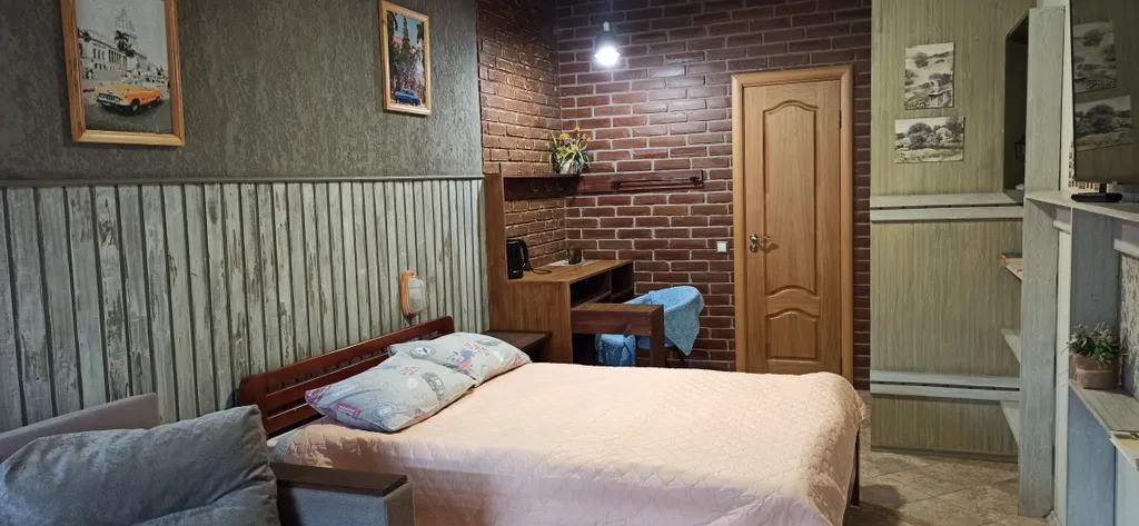 Квартира Двухместный номер с двуспальной кроватью и диваном — аренда посуточно в Лида