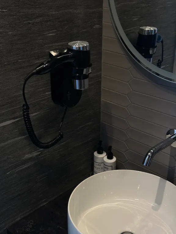 Апартаменты люкс с личной террасой и выходом к бассейну