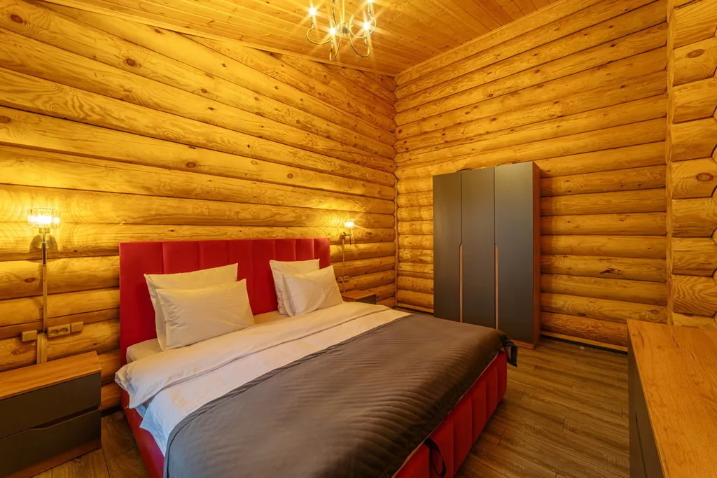 Дом на берегу большого озера