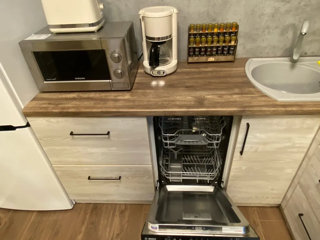 Новый современный коттедж рядом с озером