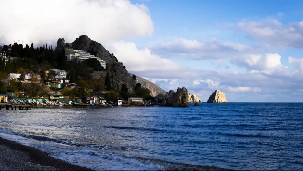 Супер квартира над Артеком с парковкой и бассейном бесплатно