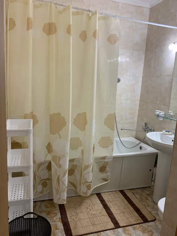 Чистая, уютная квартира в новостройке центра города — аренда посуточно в Владикавказ