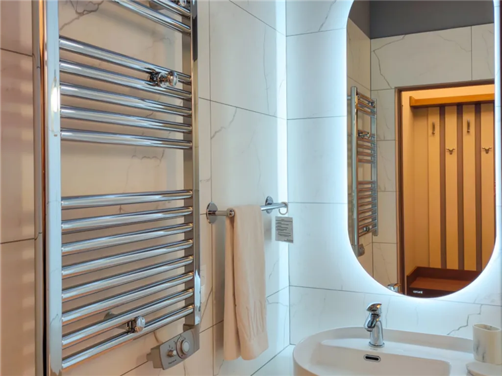 Люкс двухкомнатный с прямым видом на море и балконом (Корп.В)