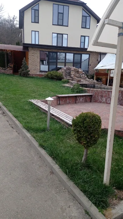 Дом возле термалок