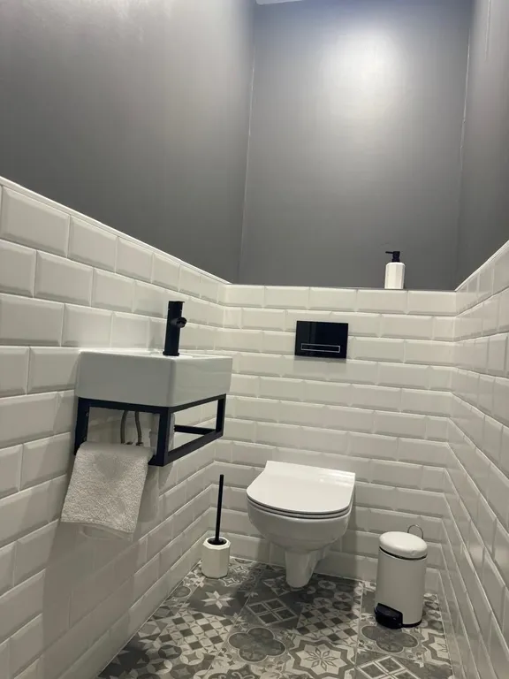 Часть дома с террасой и мангальной зоной на берегу моря