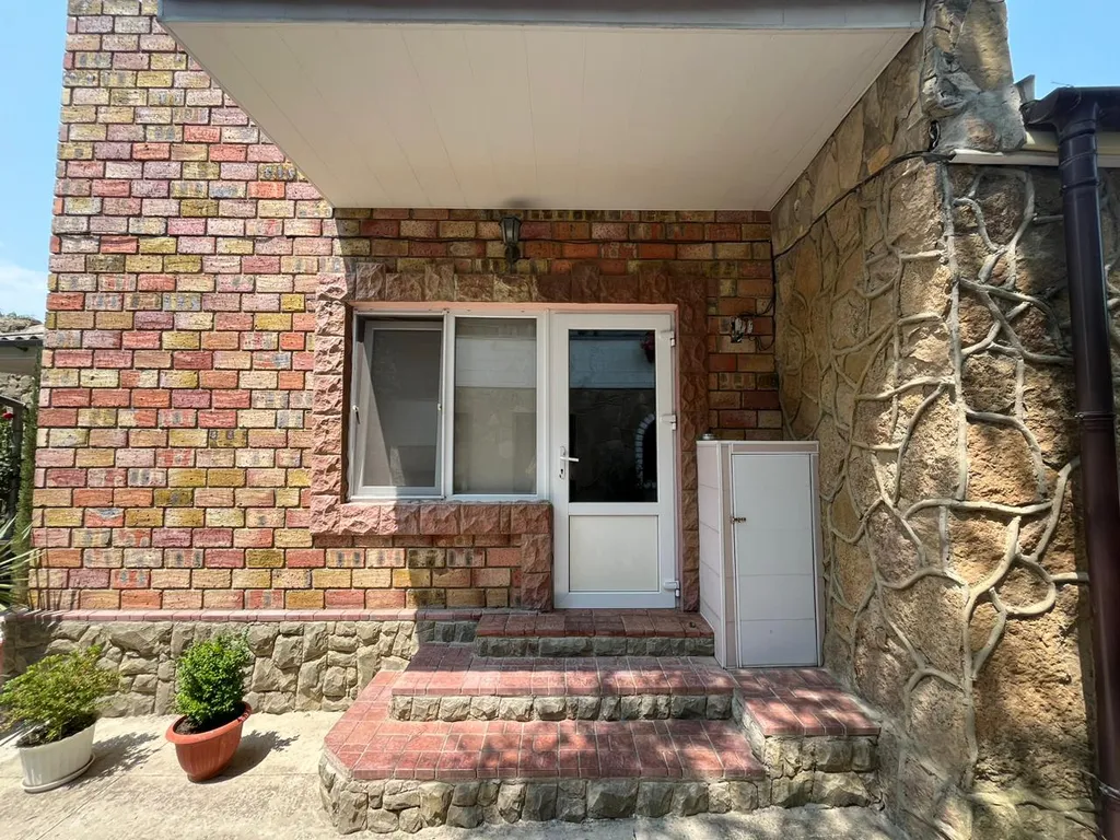 Коттедж Уютный домик под ключ — Судак