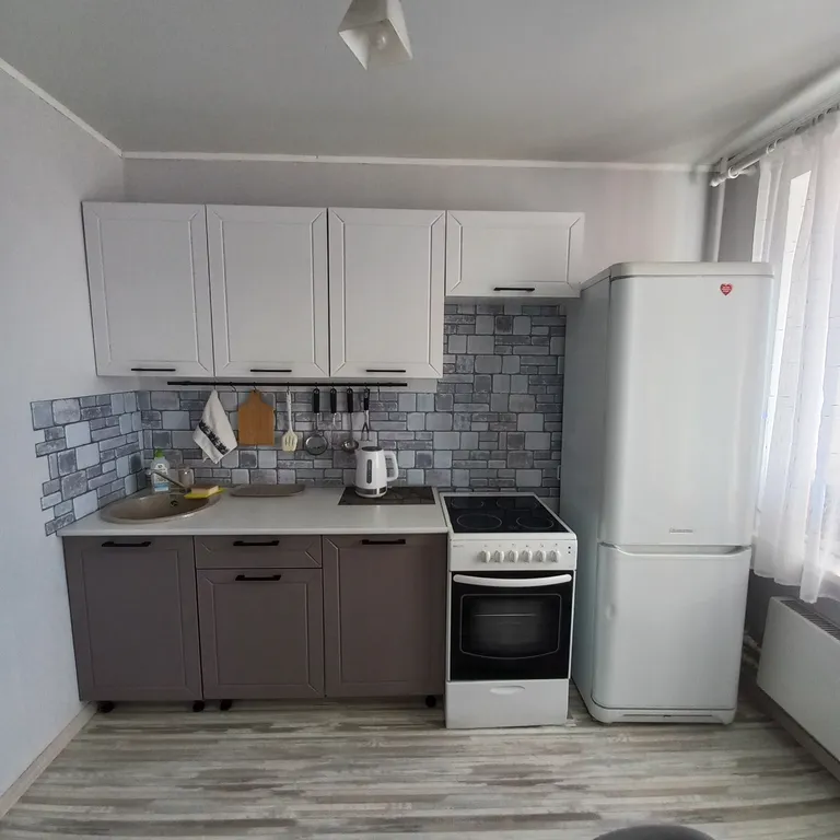 Квартира в центре, рядом с АЗ Урал