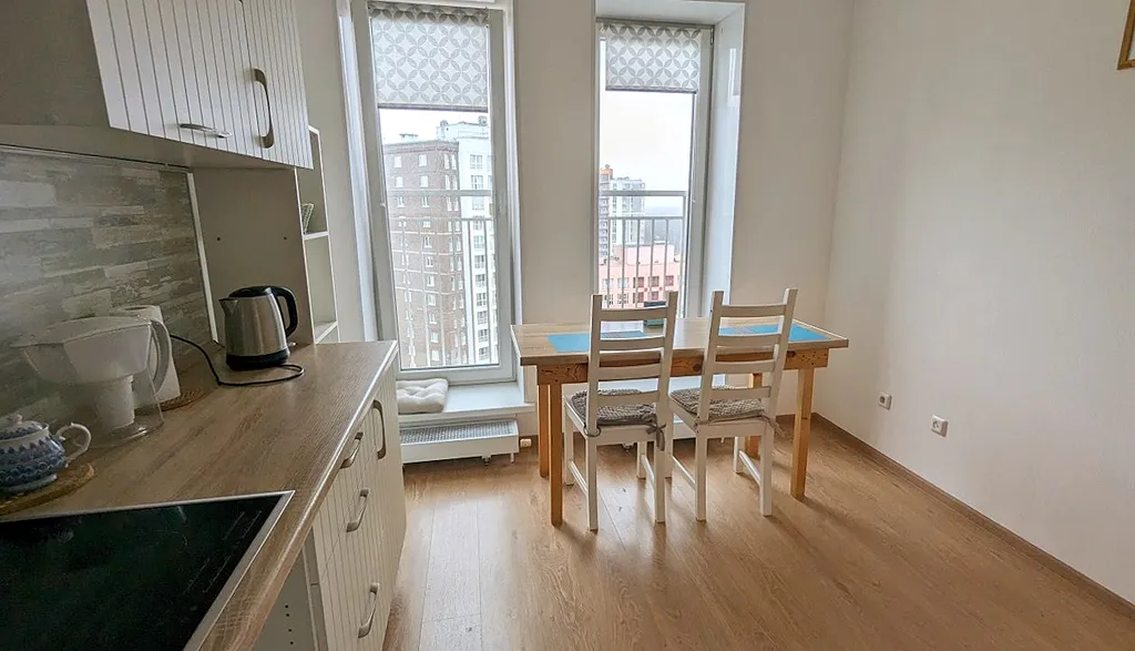 Светлая 1-комнатная квартира возле Мега Парка, Дыбенко — аренда посуточно в Кудрово