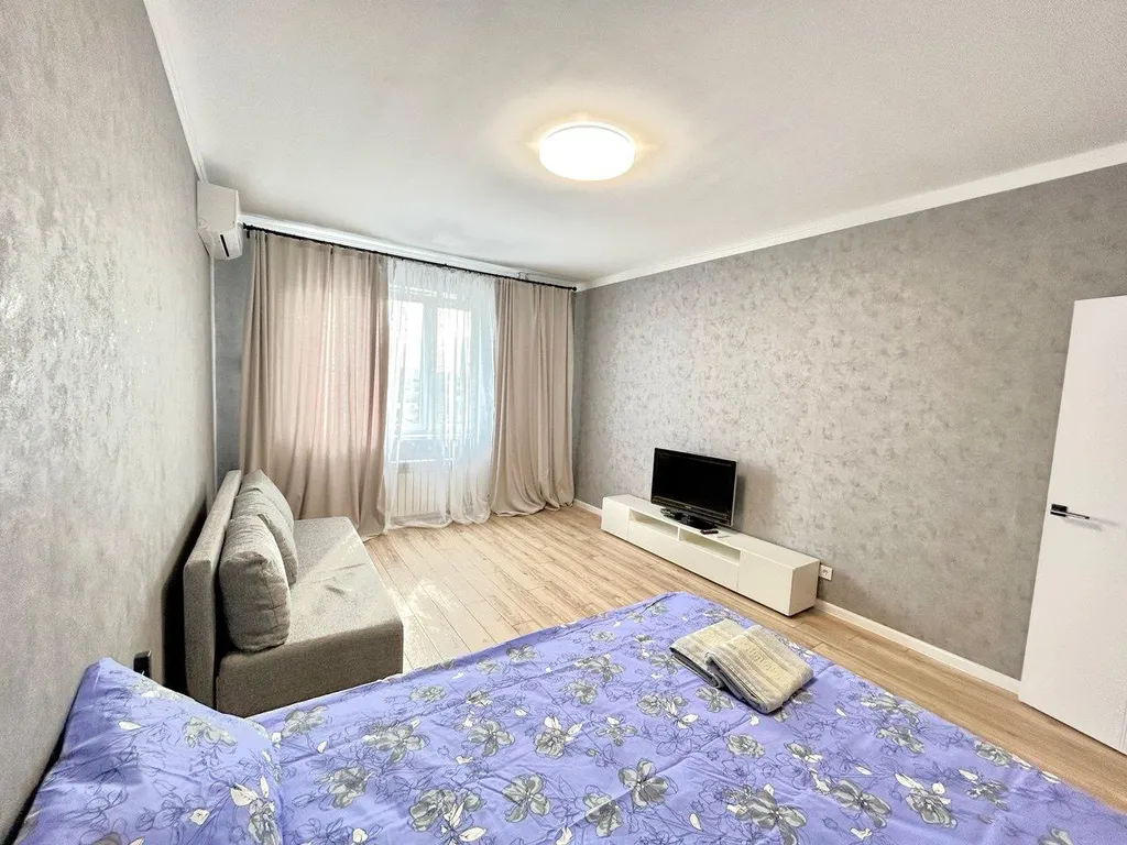 Видовая квартира в новом доме в центре