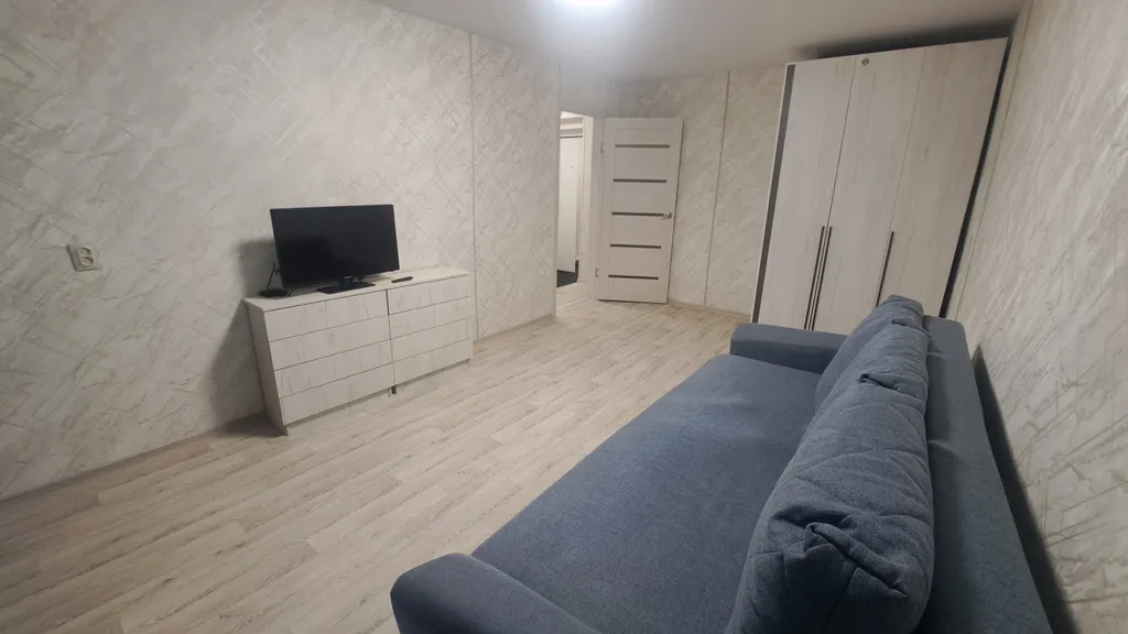 Светлая, уютная квартира на первом этаже в районе остановки 51 школа