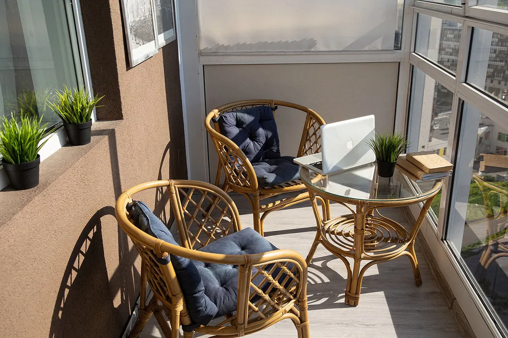 Солнечная студия с панорамным видом