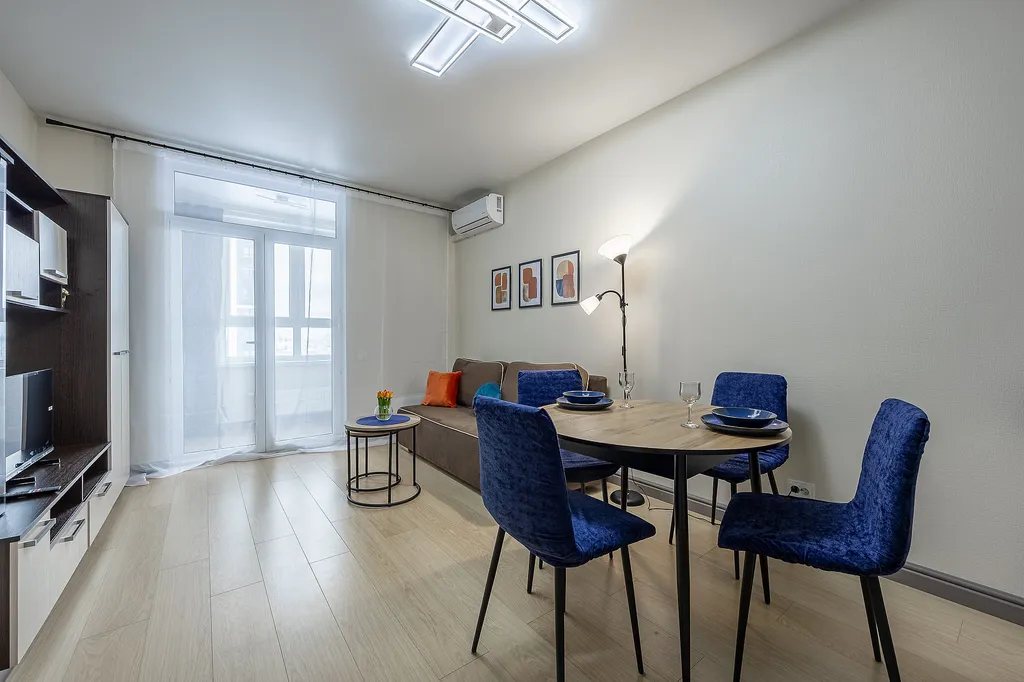 Новая квартира в центре города у метро Горьковская