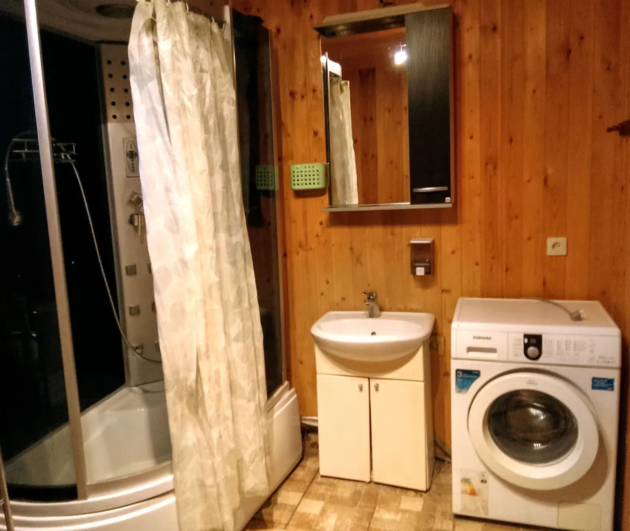 Коттедж Чудесный домик в парке — Сиверский