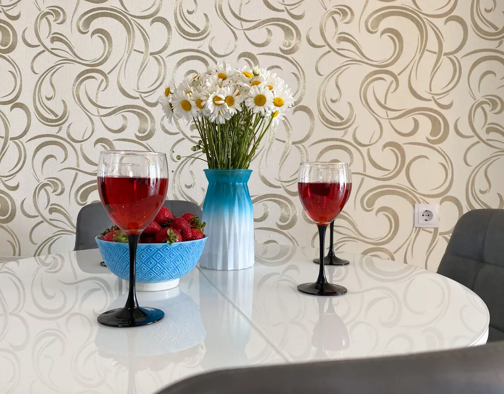 2-комнатные видовые апартаменты с бассейном у моря