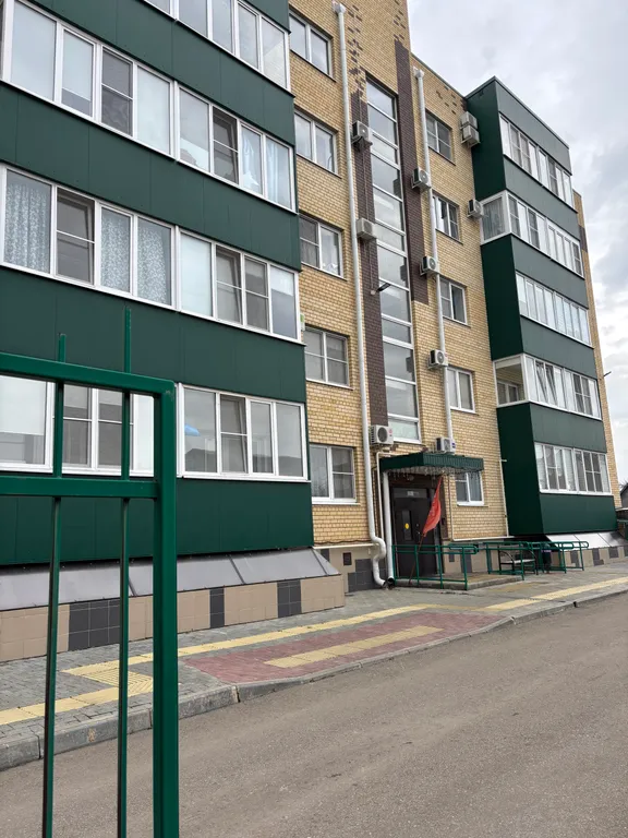 Квартира Сдаётся светлая и уютная квартира, в двух шагах от парка «Поддубного». — Ейск