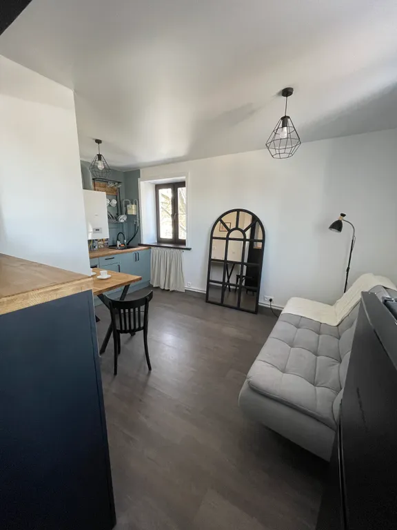 Небольшая квартира с авторским ремонтом