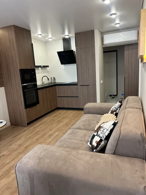 Комфортабельная трёхкомнатная квартира с шикарной территорией