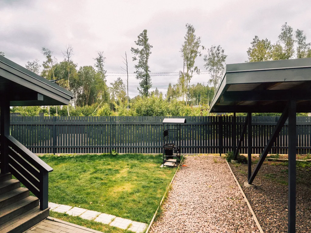 Дом на берегу озера