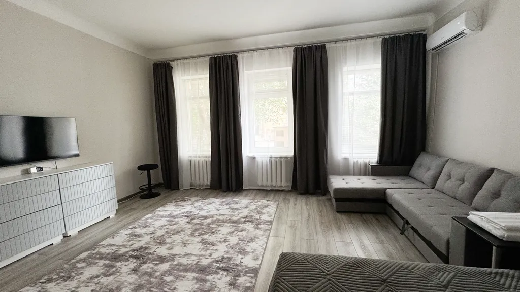 Просторная 2-комнатная квартира в центре города