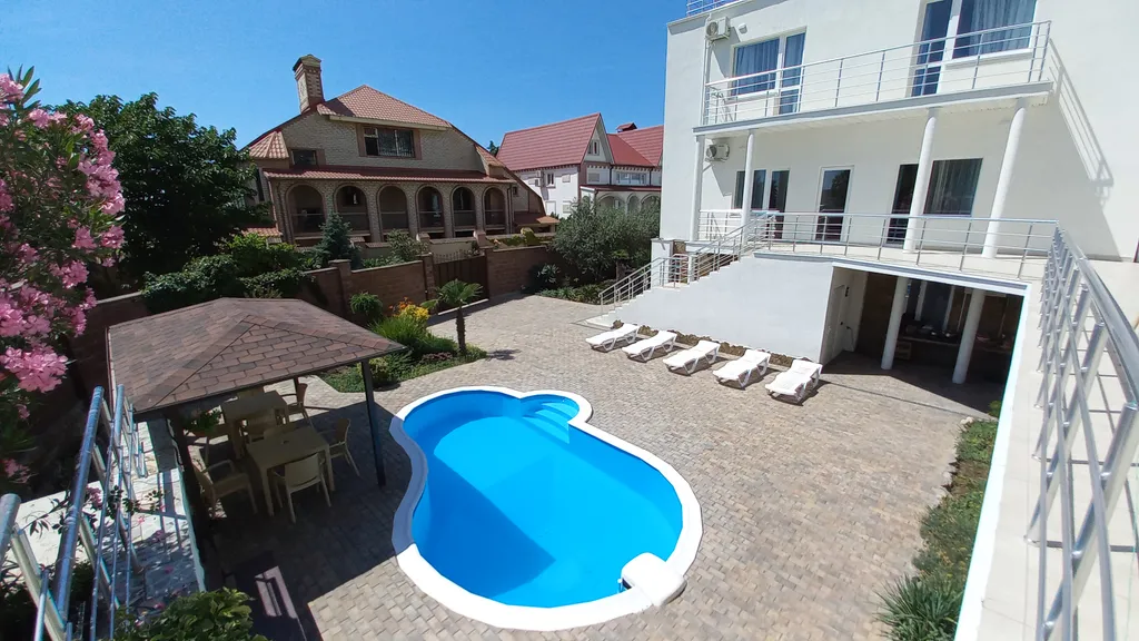 Трёхкомнатная квартира с панорамным видом на море и горы