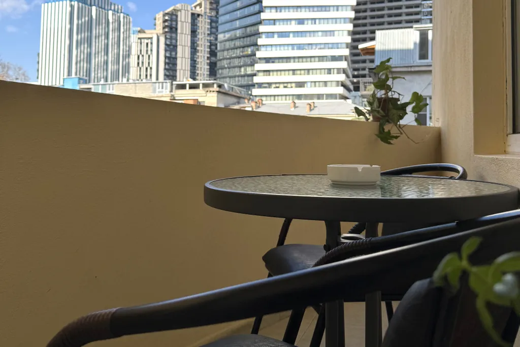 Дом, милый дом в центре города, Район Ваке